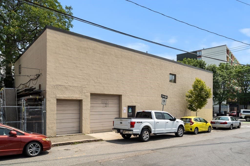 25 Washington St photo 2