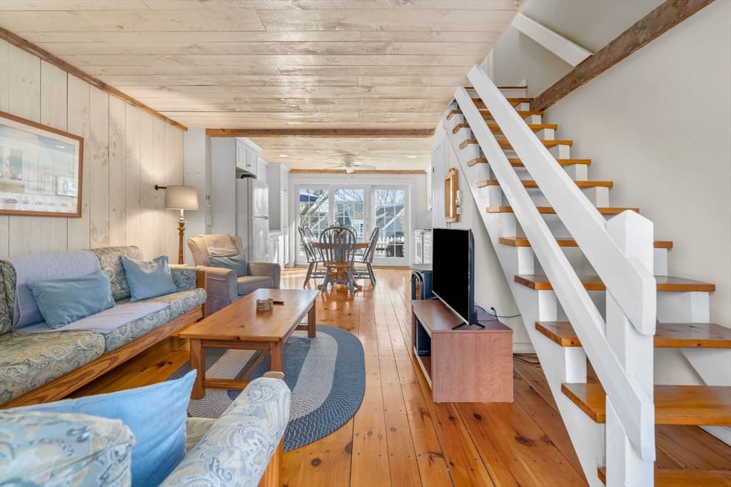 12 Barneys Ave #12 photo 3