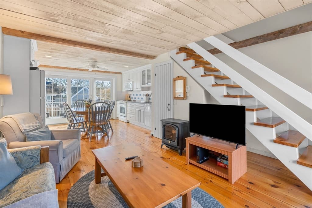 12 Barneys Ave #12 photo 4