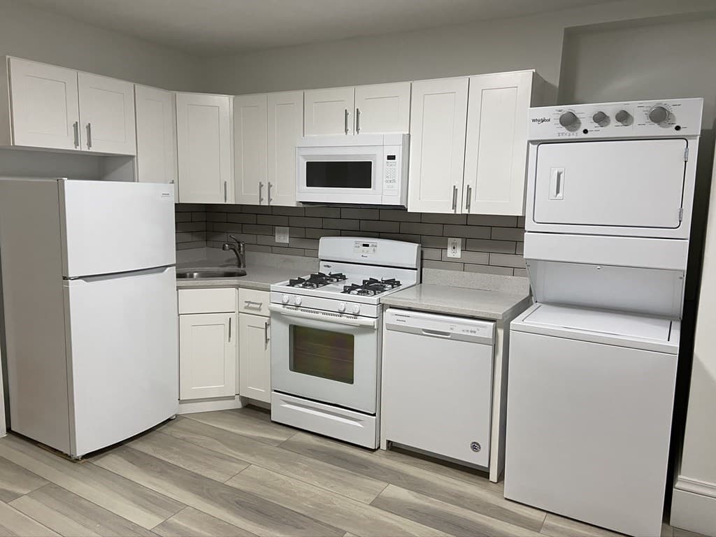 252 Windsor St. #3 photo 2