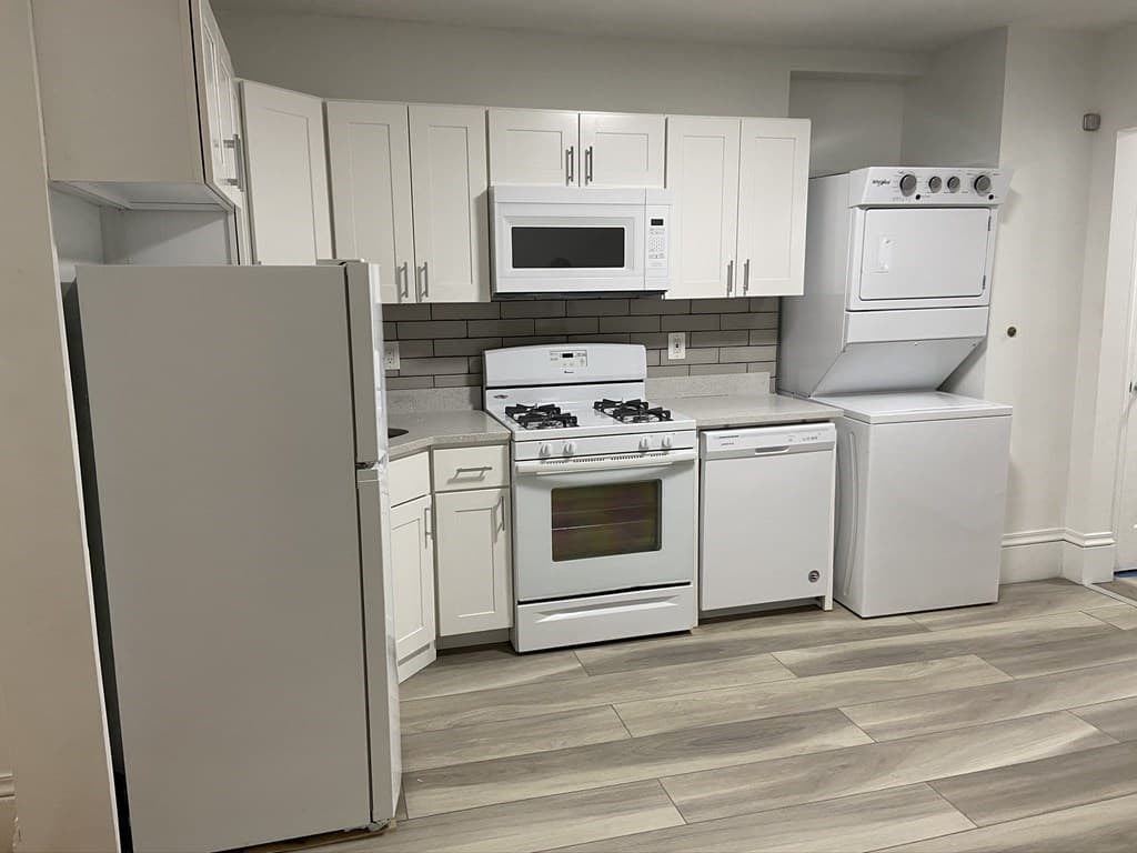 252 Windsor St. #3