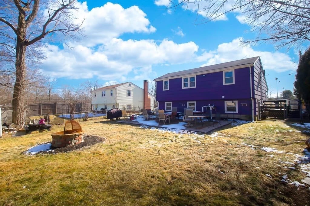 24 Lorrie Ave photo 3