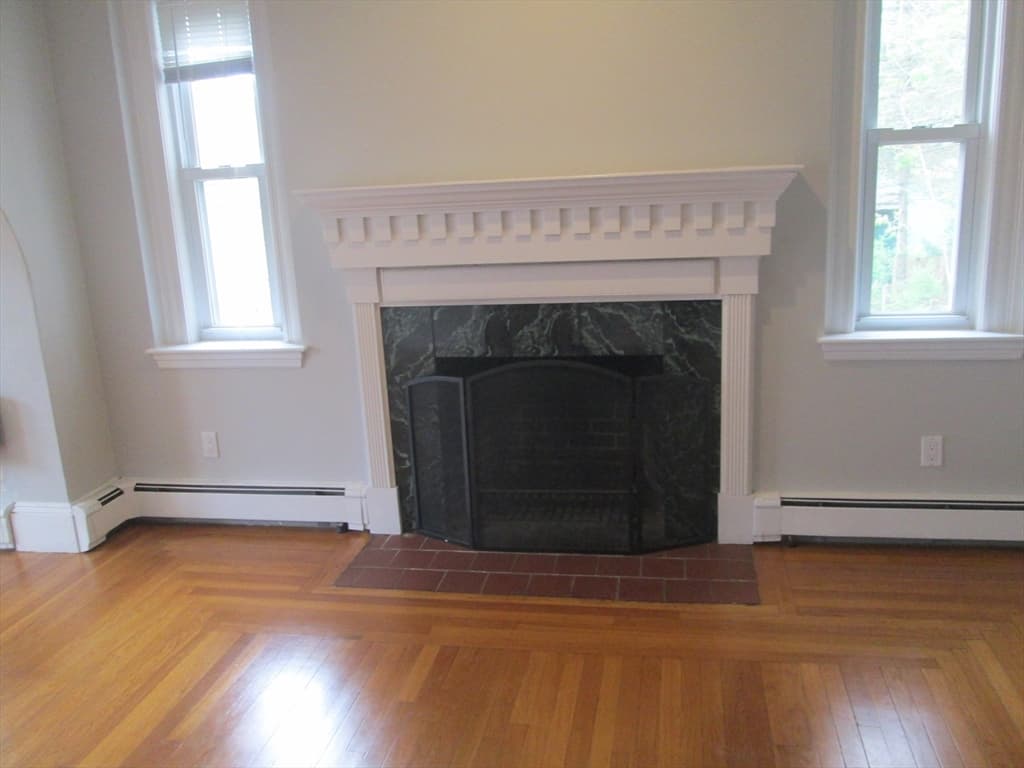 8 Dunham St #A
