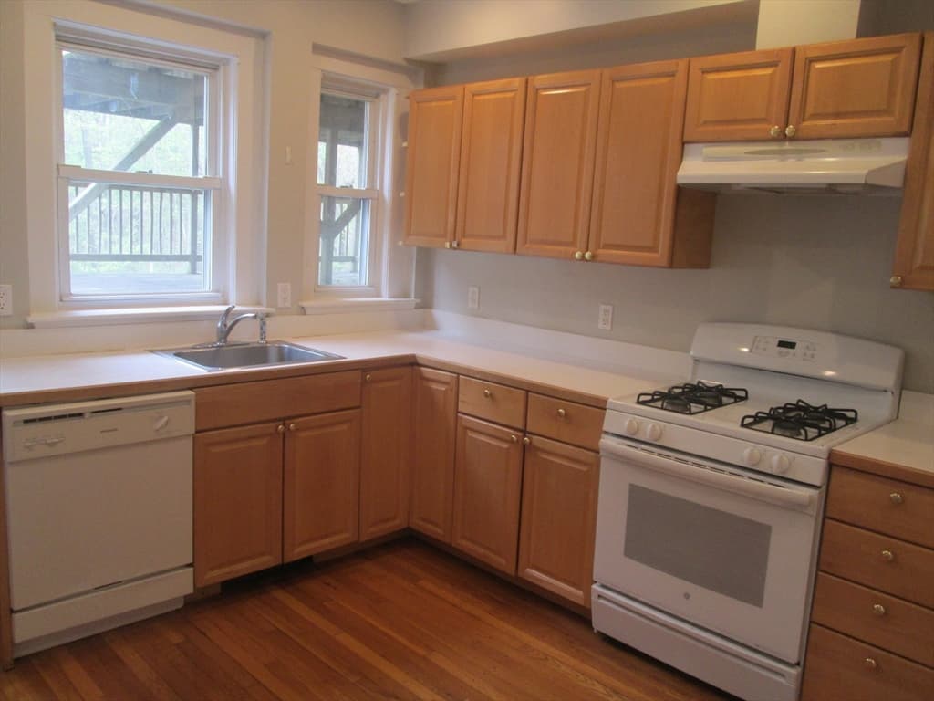8 Dunham St #A photo 5