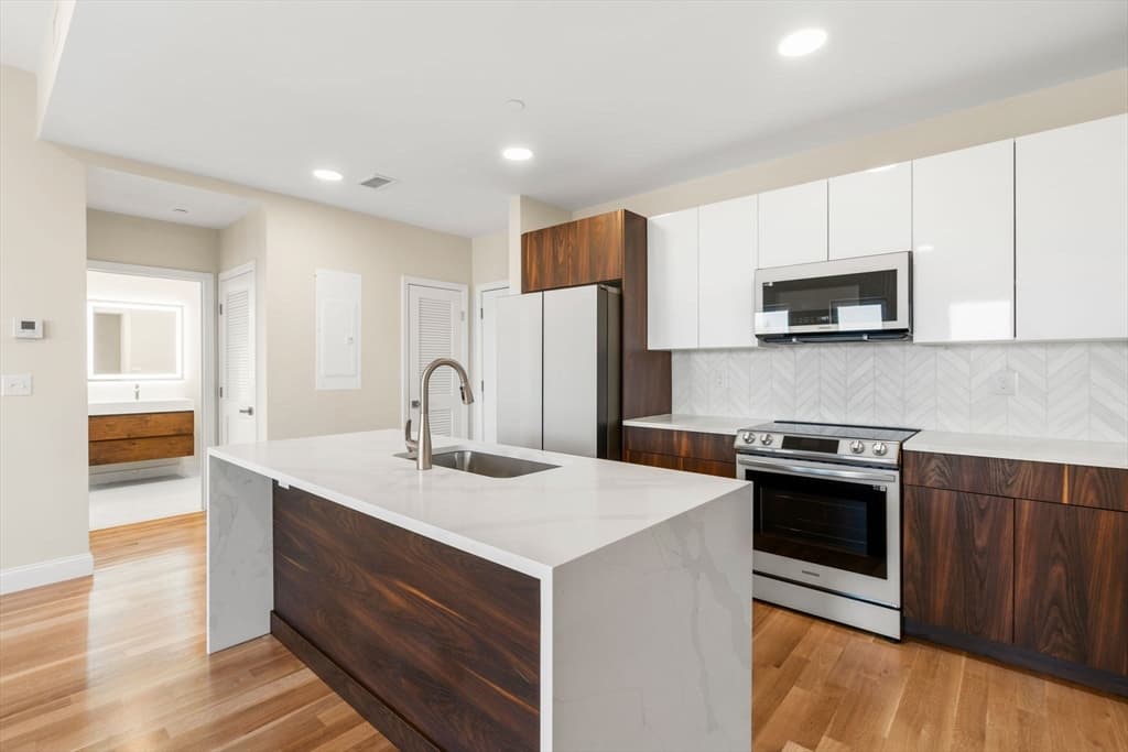 16 Taber Street #204