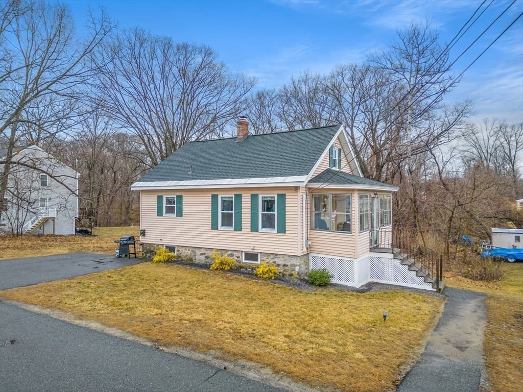9 Descheneaux Dr photo 4