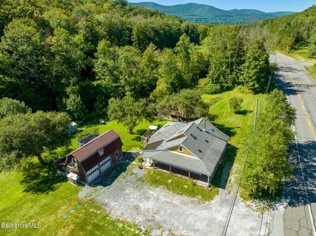 893 New Ashford Rd photo 2