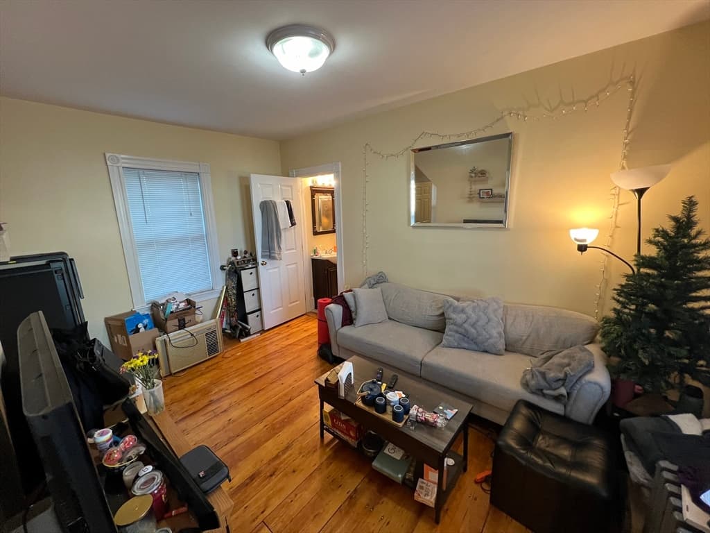 6 White St Place #R photo 2