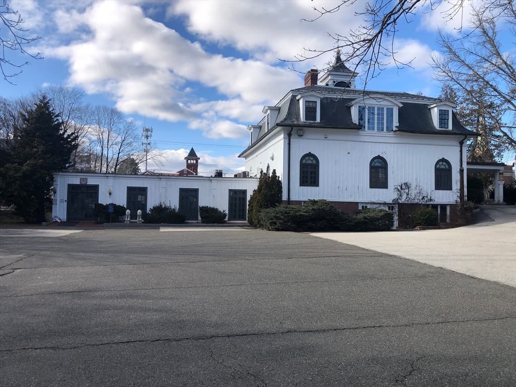 19 Everett St #B photo 3