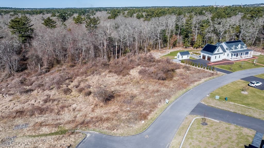 152 Fairway Dr photo 2