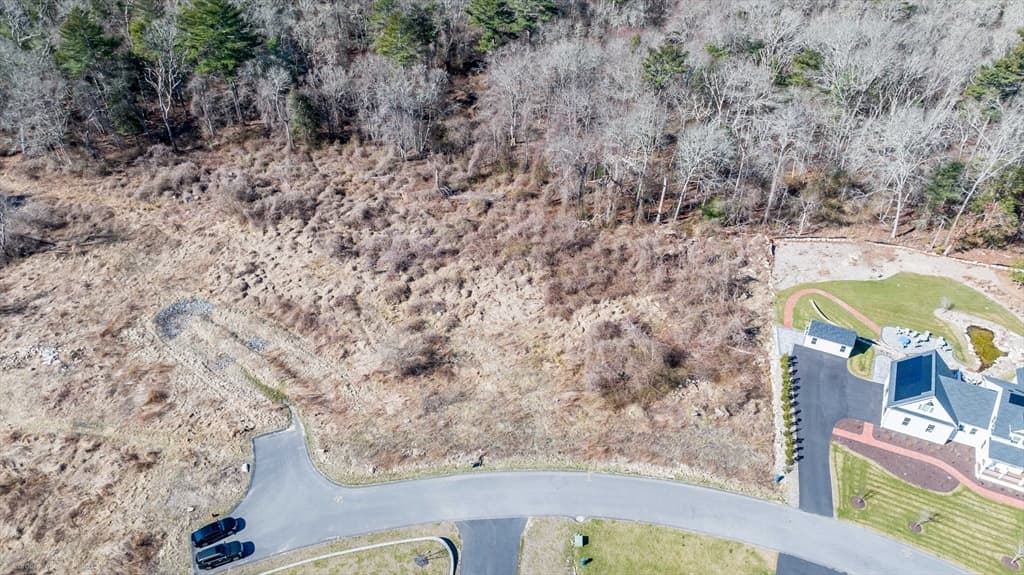152 Fairway Dr photo 3