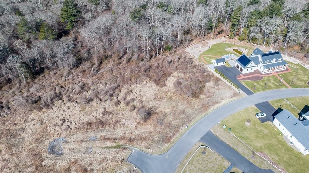 152 Fairway Dr photo 4