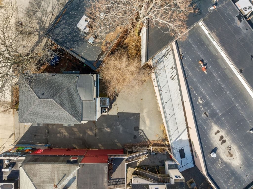 199 Elm Street photo 5