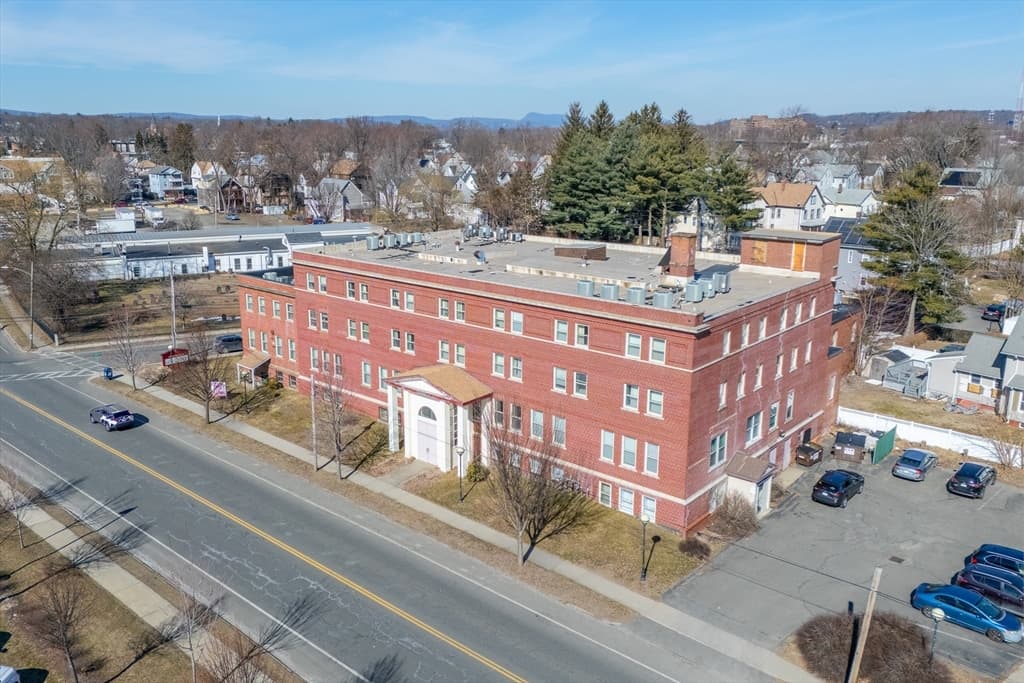 425 Union St photo 3
