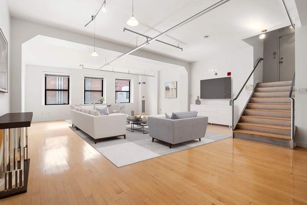 453 Washington St #8A photo 4