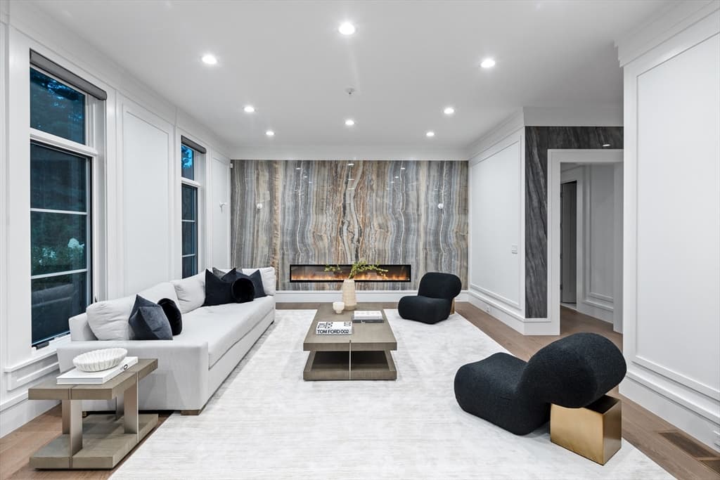 138 Woodland Road photo 3
