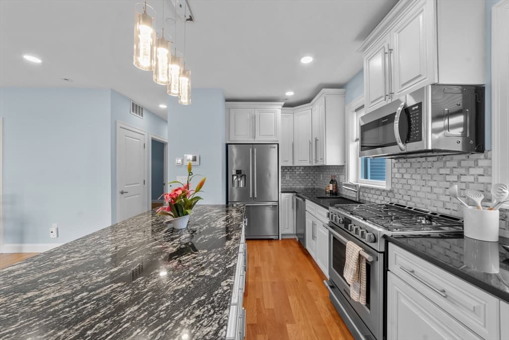 809 Boylston #2 photo 3