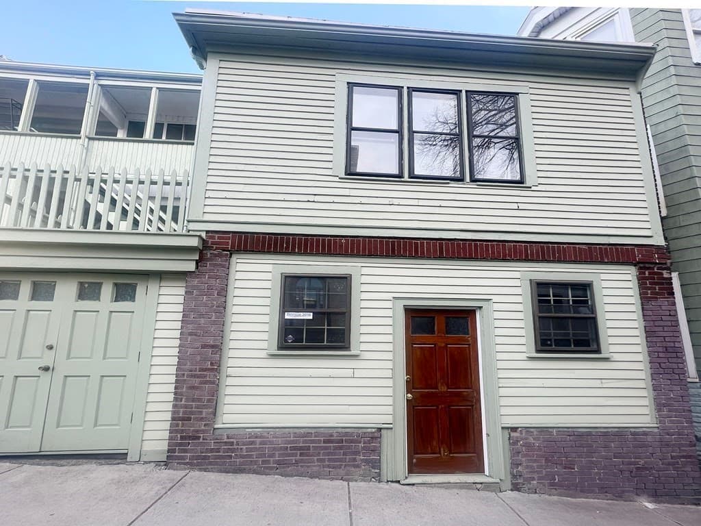 124-128 Marion Street #1 photo 2