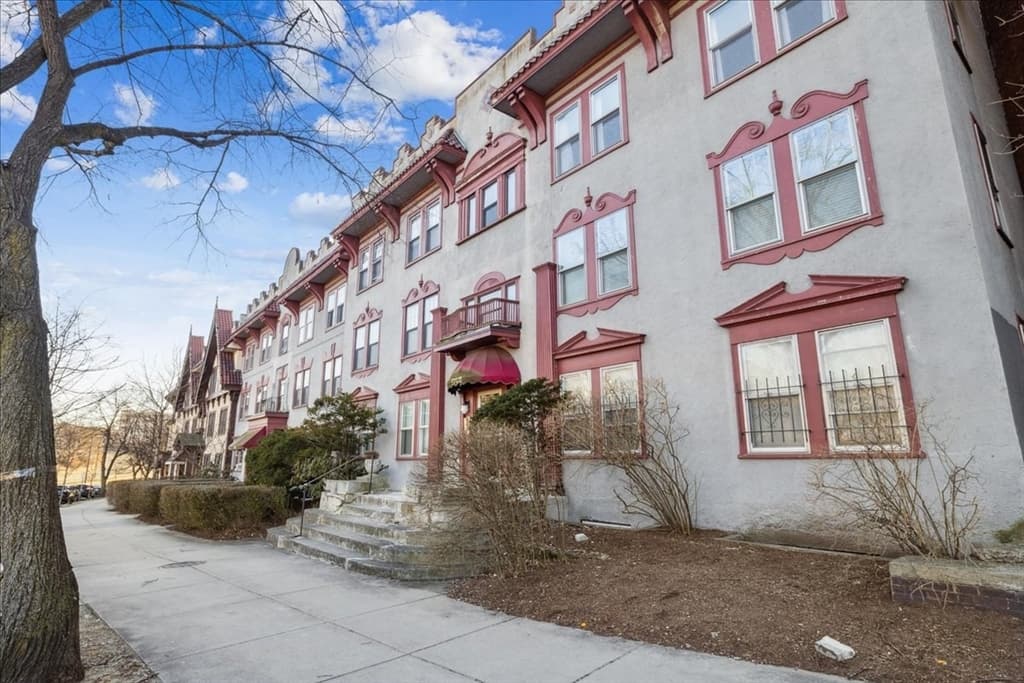 1742 Commonwealth Ave #B
