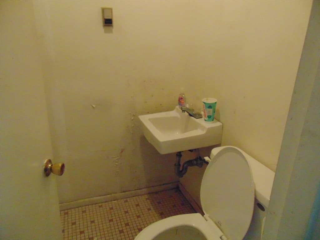 490 W Main St #2 photo 4
