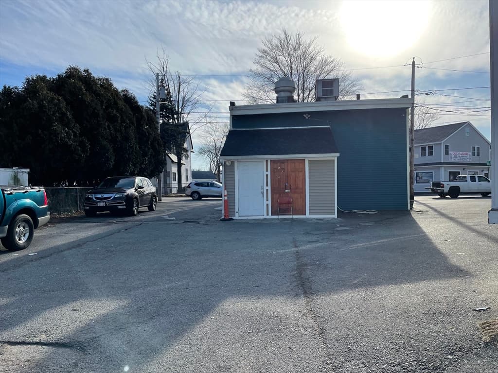 153 Liberty St photo 2
