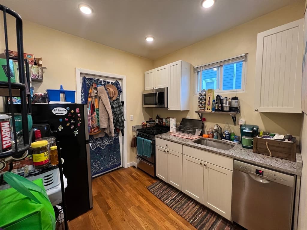 2 Otis St #R photo 3
