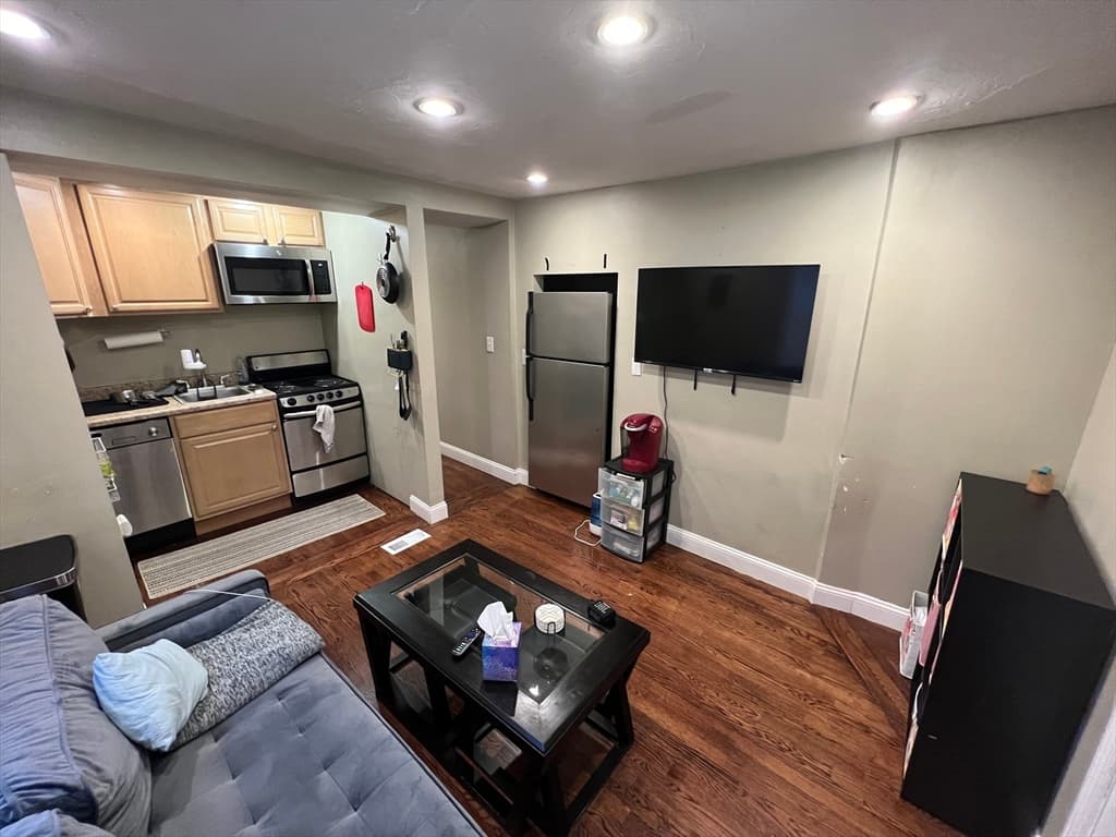 735 Somerville Ave #2