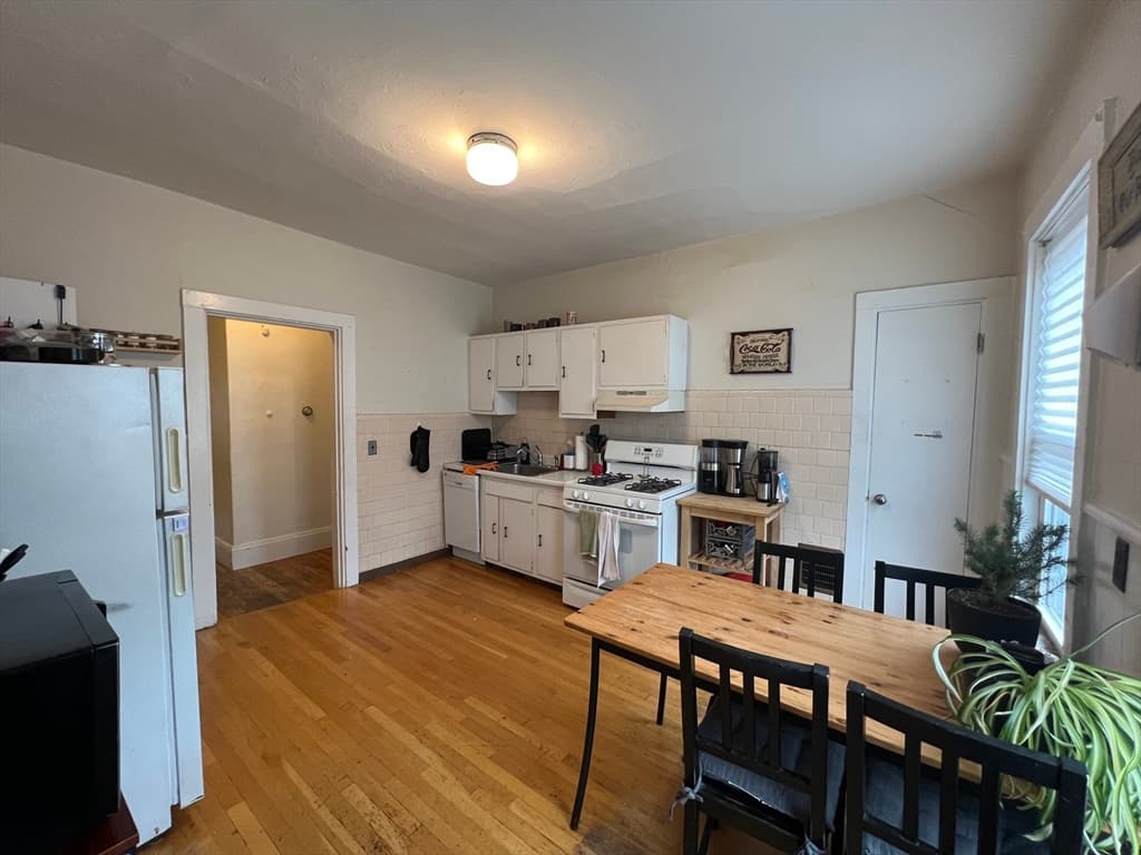 256 Summer St #3 photo 2