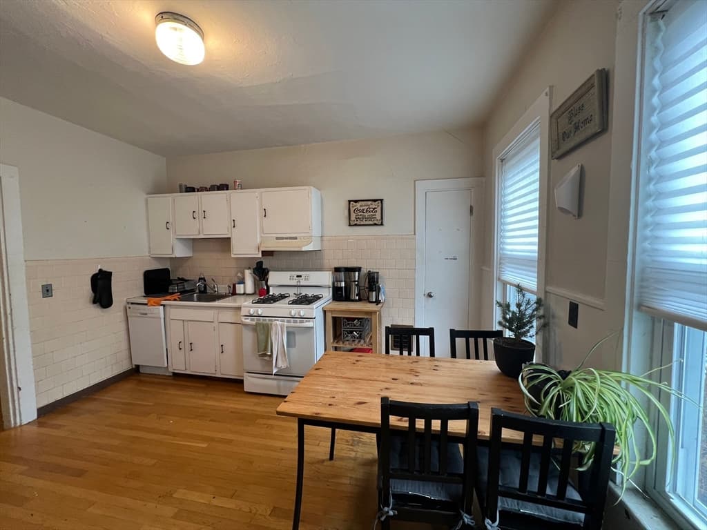256 Summer St #3 photo 3