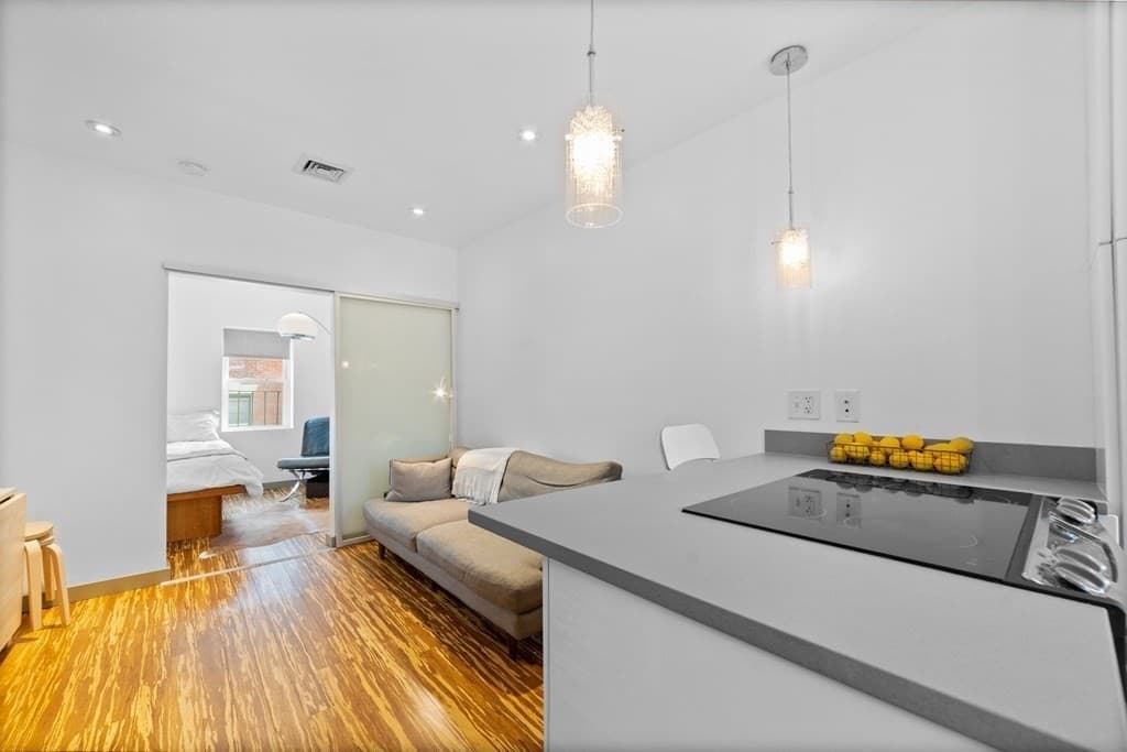 112 Prince #4 photo 4