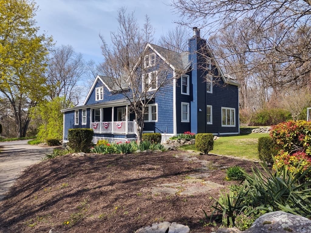 40 Hillside Ave photo 3