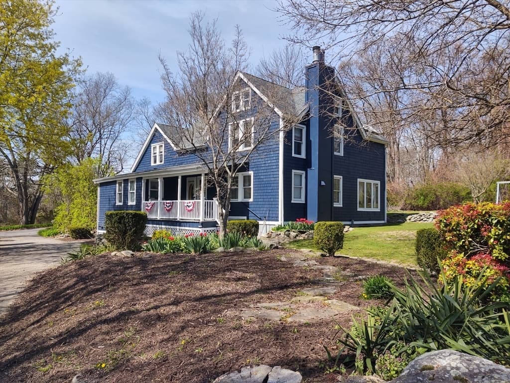 40 Hillside Ave