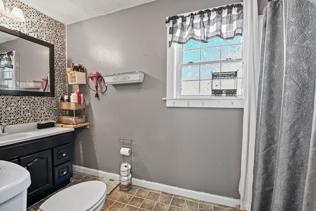 163 Mill Street photo 5