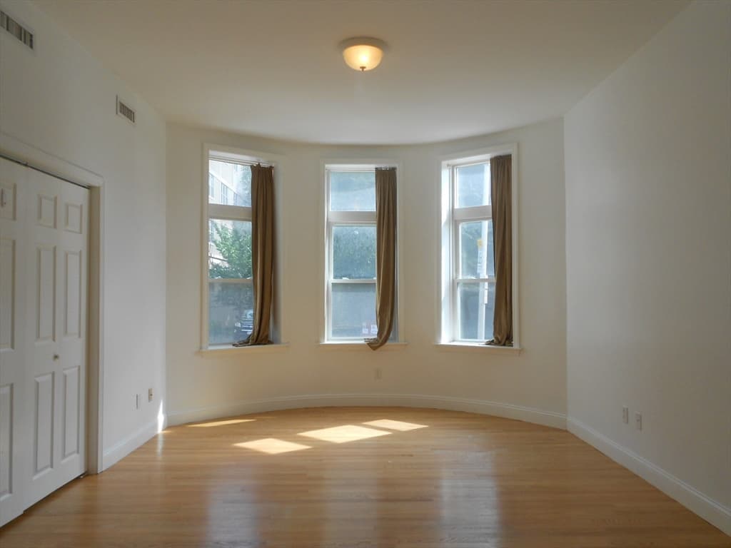 49 Saint Marys Street #3