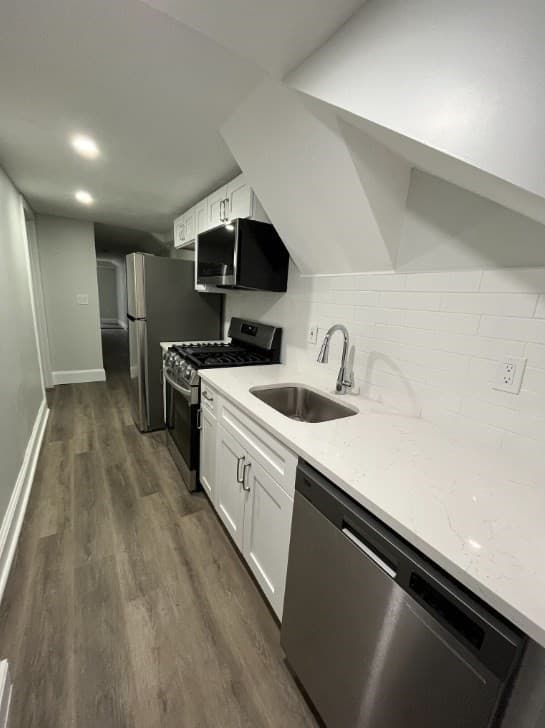 351 E 8th #G