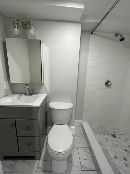 351 E 8th #G photo 4