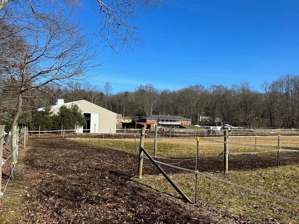 81 Buckley Highway photo 2