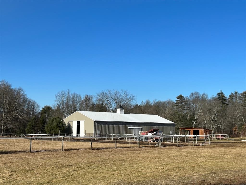 81 Buckley Highway photo 3