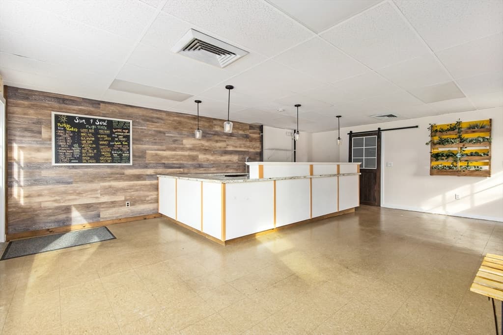 35-41 W Main St #4