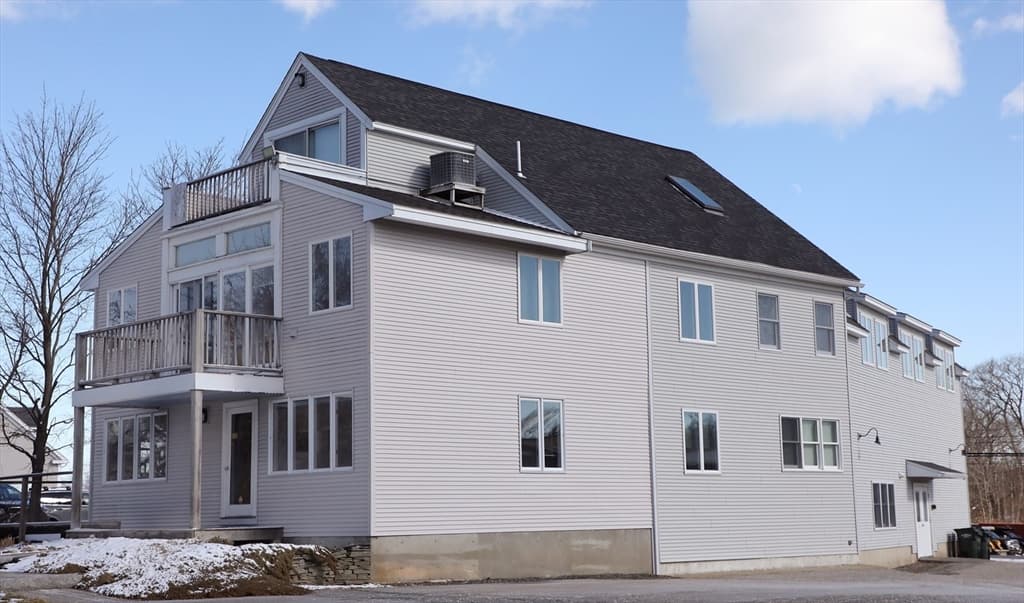 104 Bridge St.
