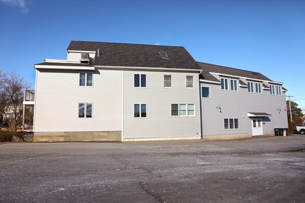 104 Bridge St. photo 5