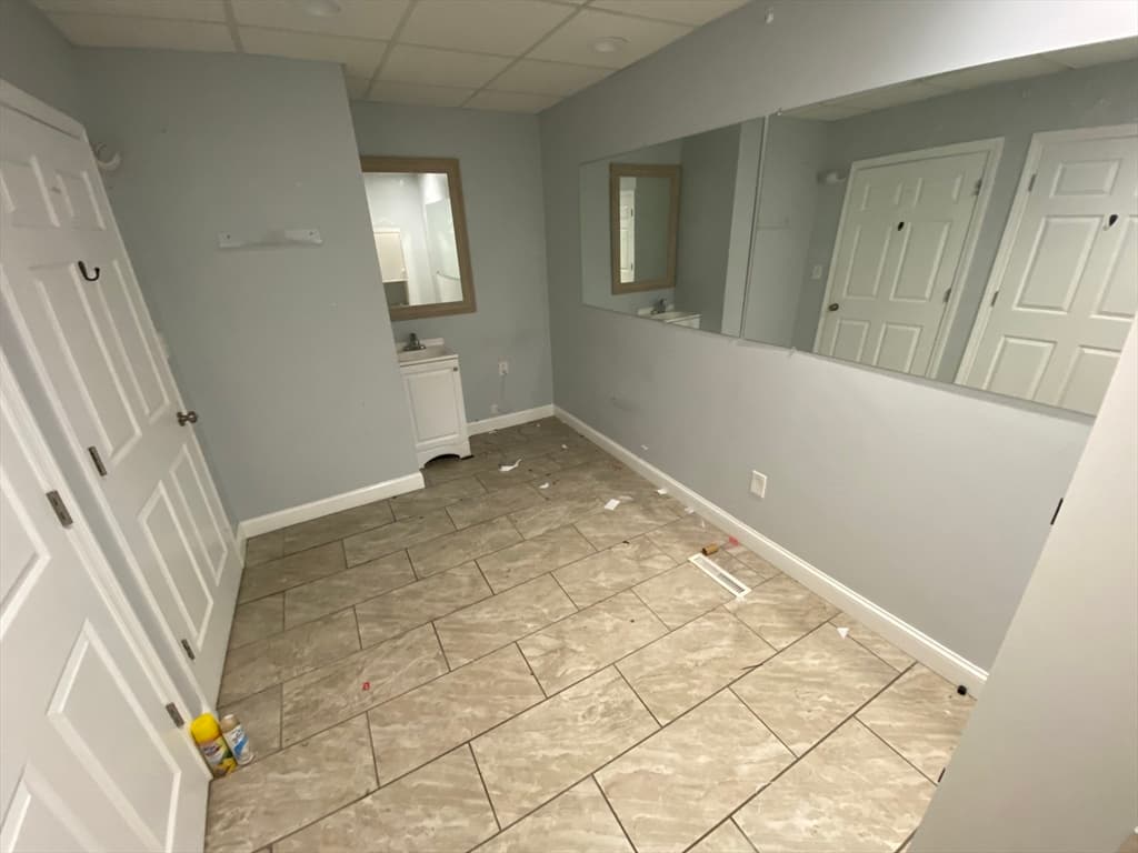 211 Belgrade Ave photo 3