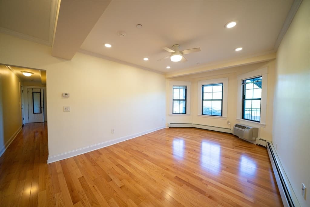219 Commonwealth Ave #12 photo 2