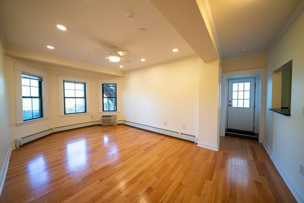 219 Commonwealth Ave #12 photo 3