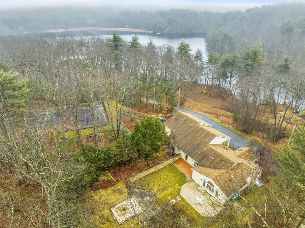 11 Cove Drive photo 2