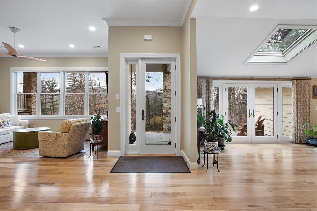 11 Cove Drive photo 4