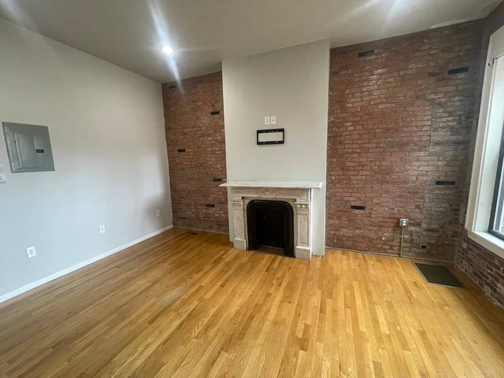 18 Perrin St #1 photo 3