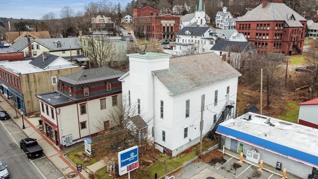 19 E Main St photo 2
