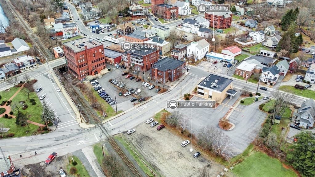 19 E Main St photo 3
