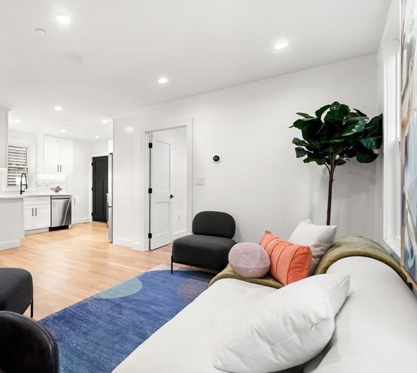 63 Oak St #1 photo 3